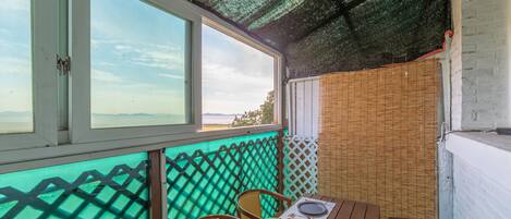 Studio (Purple, Private BBQ) | Terras