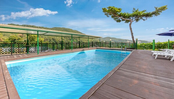 Seasonal outdoor pool