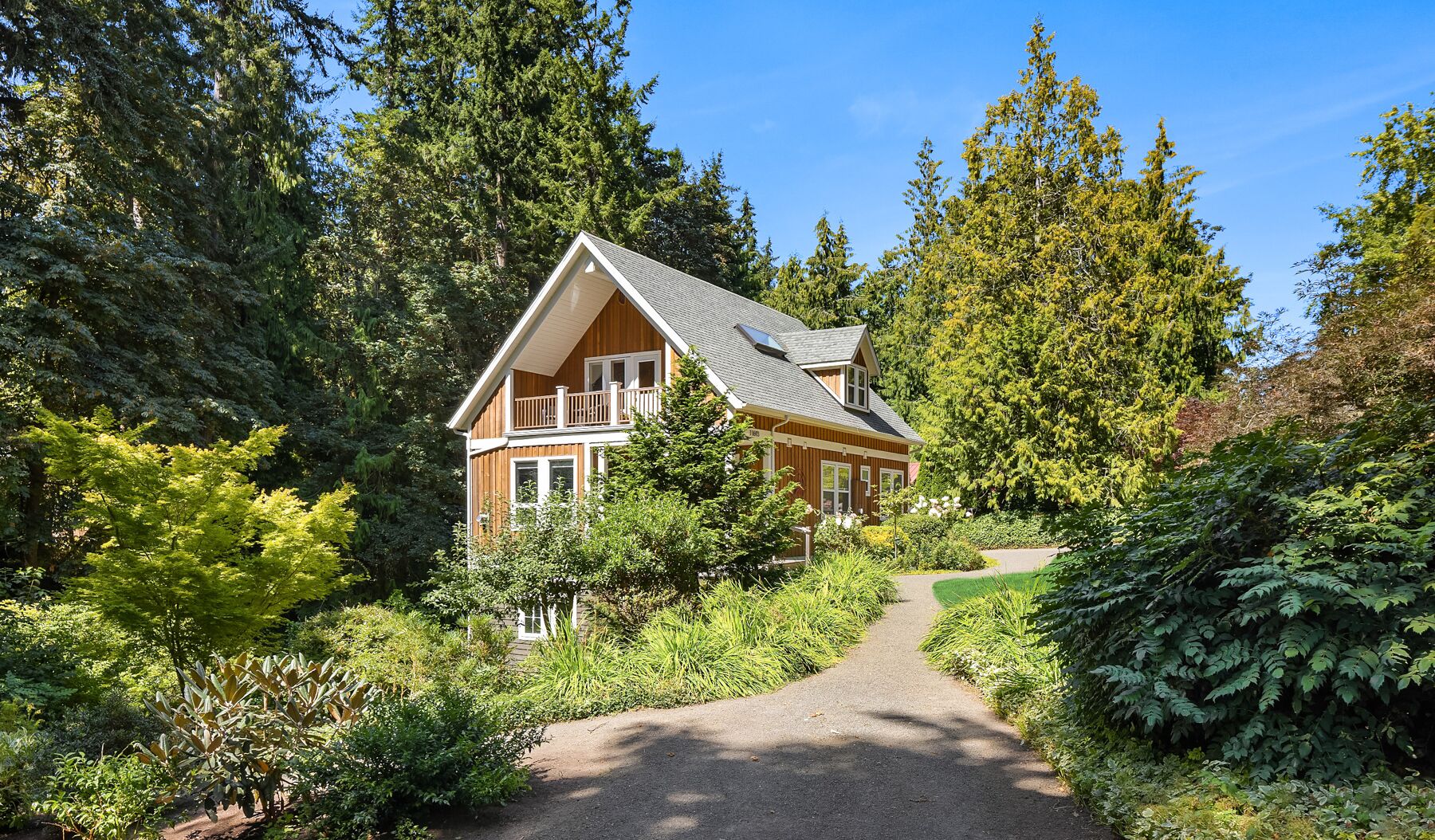 Pet-Friendly 3 Bedroom Home next to Battlepoint Park