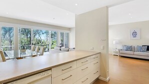 Casa, 2 habitaciones, 2 baños | Cocina privada
