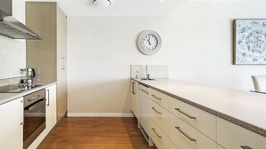 Casa, 2 habitaciones, 2 baños | Cocina privada
