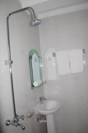 Dusche im Bad