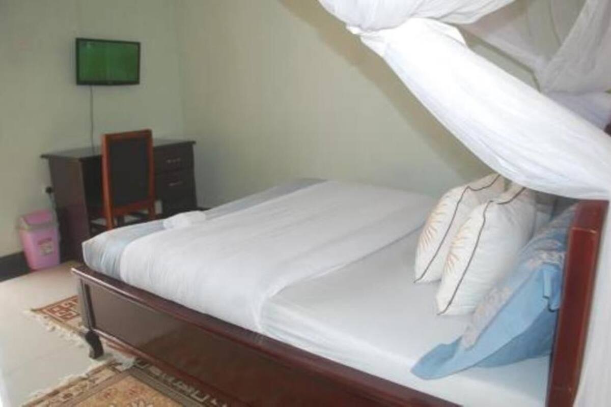 Desk, individually decorated, individually furnished, bed sheets
