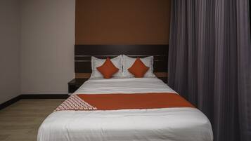 Desk, free WiFi, bed sheets