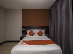 Deluxe Double Room, 1 Double Bed | Desk, free WiFi, bed sheets - Get Inn Hotel Sendayan (Bandar Sri Sendayan)