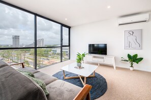 Deluxe Apartment, 2 Bedrooms | Living area