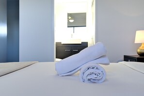 Appartamento Deluxe, 3 camere da letto | 3 camere, ferro/asse da stiro, lenzuola