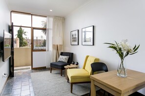 Deluxe Apartment, 1 Bedroom | Living area