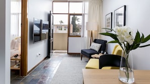 Unclassified image, 3 of 19, button - Inner City Convenience in a Stylish Abode (Adelaide)