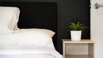 Deluxe House, 4 Bedrooms | 4 bedrooms, iron/ironing board, free WiFi, bed sheets