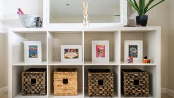 Deluxe House, 4 Bedrooms | Room amenity