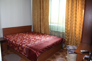 Desk, iron/ironing board, free WiFi, bed sheets