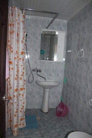 Shower, towels