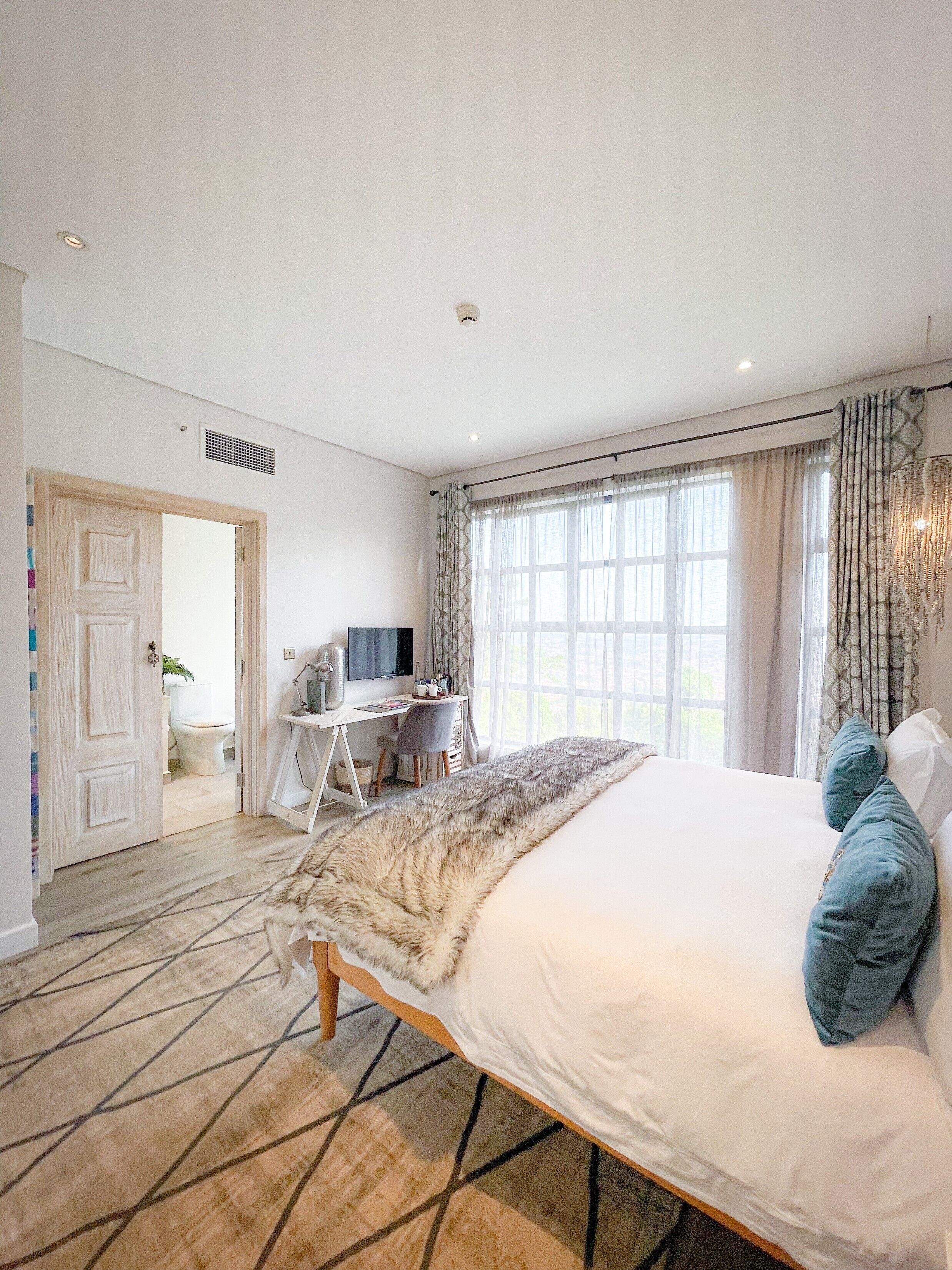 executive room | lake view