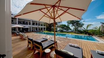 Sundeck