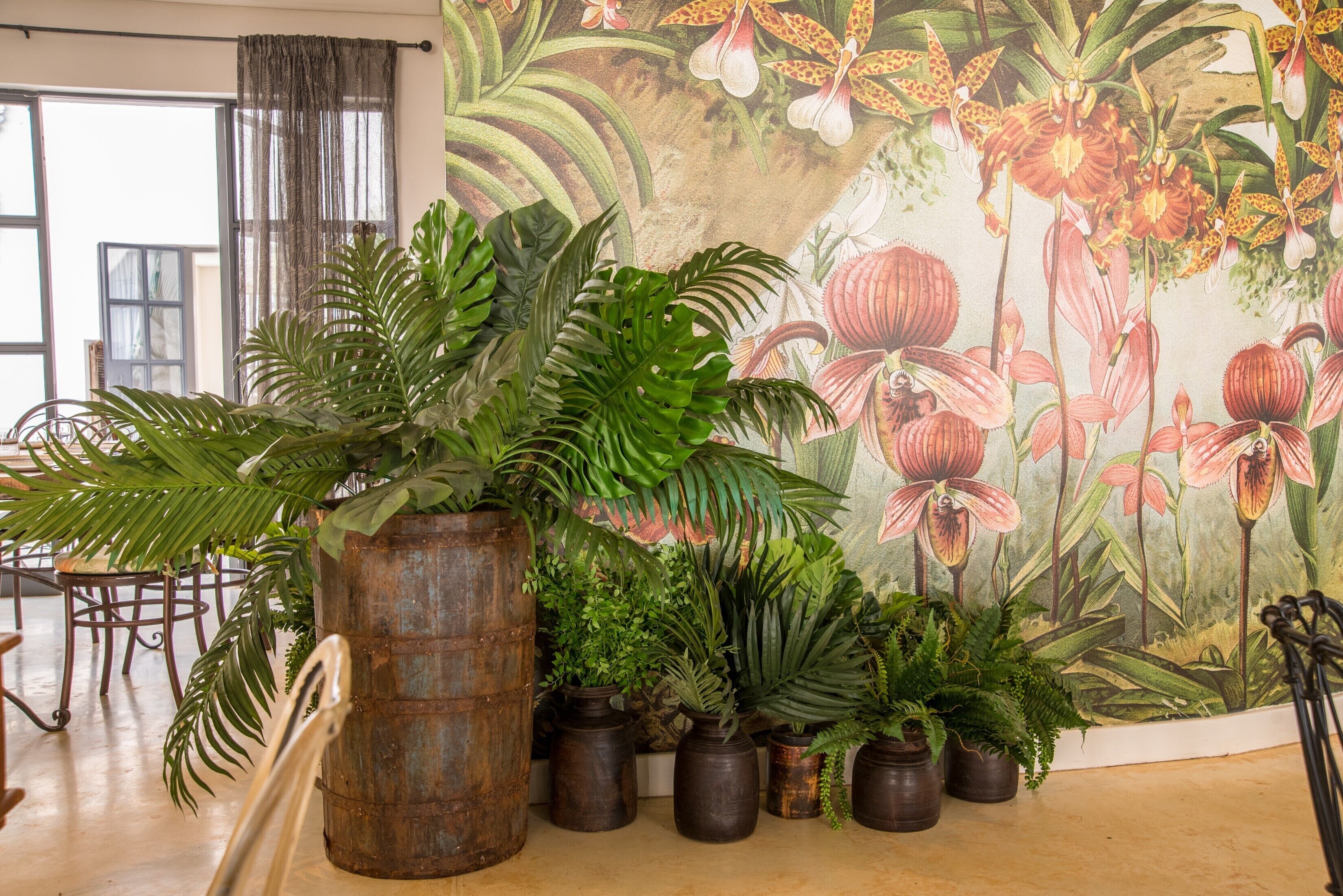 3 restaurants, breakfast, lunch, dinner served; african cuisine