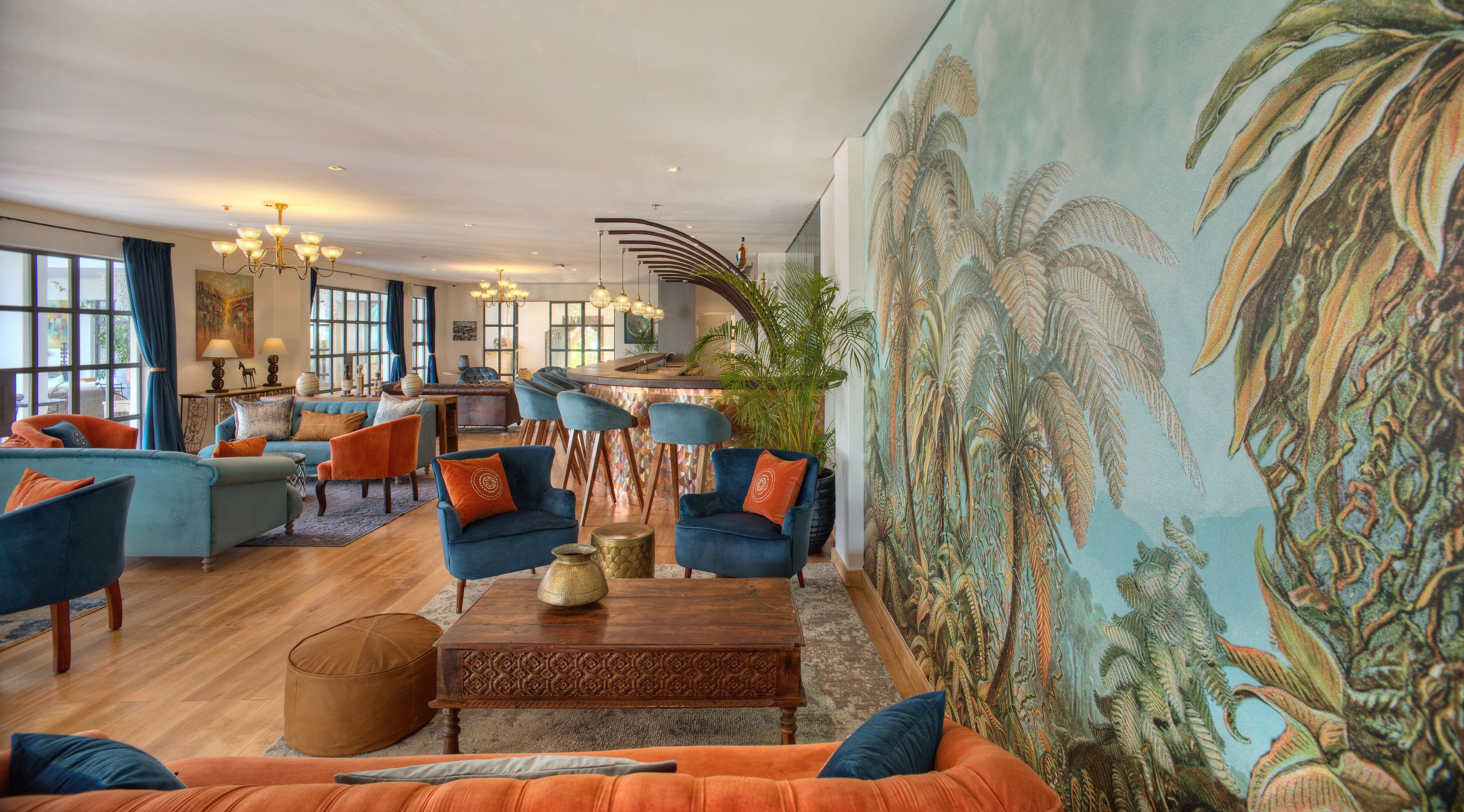 3 bars/lounges, poolside bar