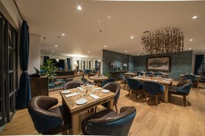 3 restaurants; breakfast, lunch, and dinner served - Latitude 0 Degrees (Kampala)