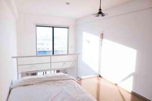 1 bedroom, iron/ironing board, WiFi, bed sheets - MINIMAL SHIMOKITA: Stylish Loft Apt 3min from Sta. (Setagaya City)