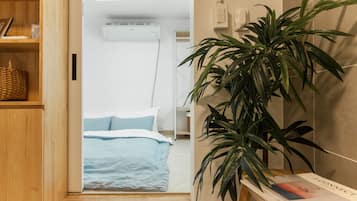 House (Blue) | Free WiFi