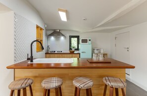House (Blue) | Private kitchenette