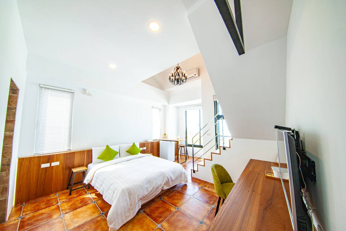 Phòng 4 cơ bản, quang cảnh biển | Bàn, màn/rèm cản sáng, phòng cách âm