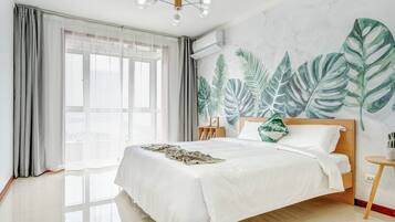 Familienapartment, 3 Schlafzimmer | 3 Schlafzimmer, Schreibtisch, Verdunkelungsvorhänge, kostenloses WLAN