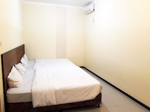 Quarto família | Escrivaninha, Wi-Fi de cortesia, roupa de cama