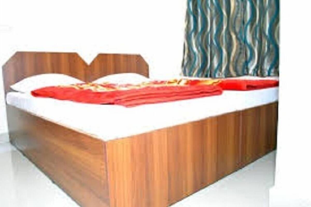 In-room safe, blackout curtains, rollaway beds, free WiFi