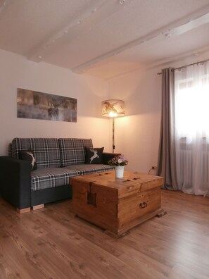 Anna 2 Groundfloor | Wohnbereich | Flachbildfernseher, DVD-Player