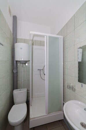 Ilmaiset hygieniatuotteet, tohvelit, pyyhkeet