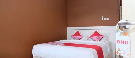 Standard Double Room | Free WiFi, bed sheets