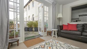 Cottage | Living area | Flat-screen TV