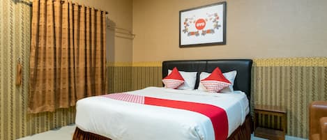 Escritorio, wifi gratis y ropa de cama