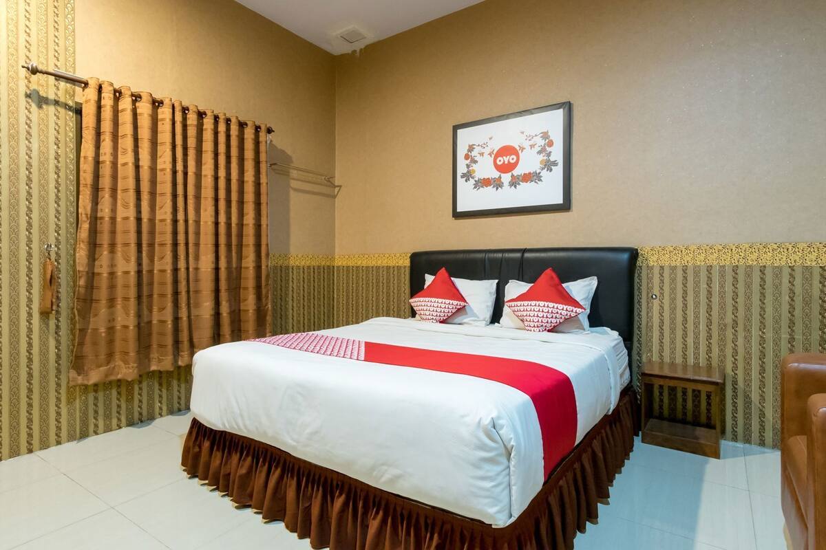 Meja kerja, Wi-Fi gratis, dan seprai linen