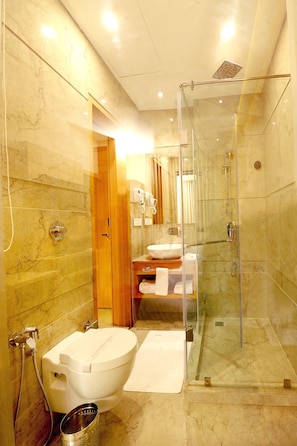 Deluxe Double Room, 1 Double Bed, City View | Bathroom