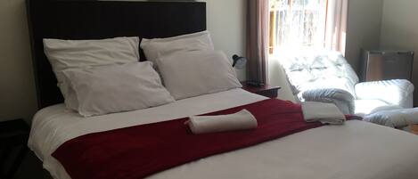 Standard Studio, 1 Queen Bed