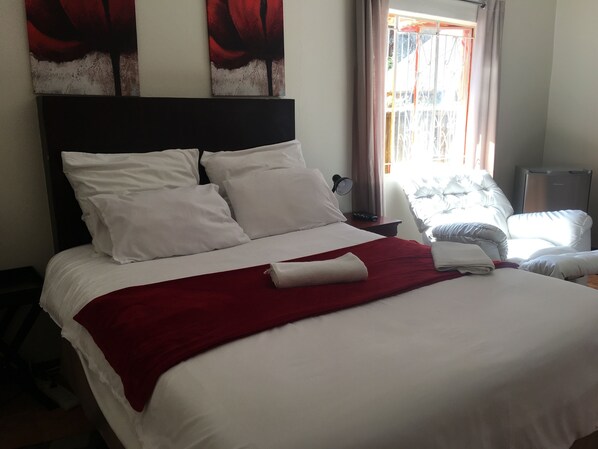 Standard Studio, 1 Queen Bed | Individually decorated, individually furnished, desk, iron/ironing board - Pleassure Suites (Ghanzi)