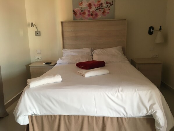 Standard Studio, 1 Queen Bed