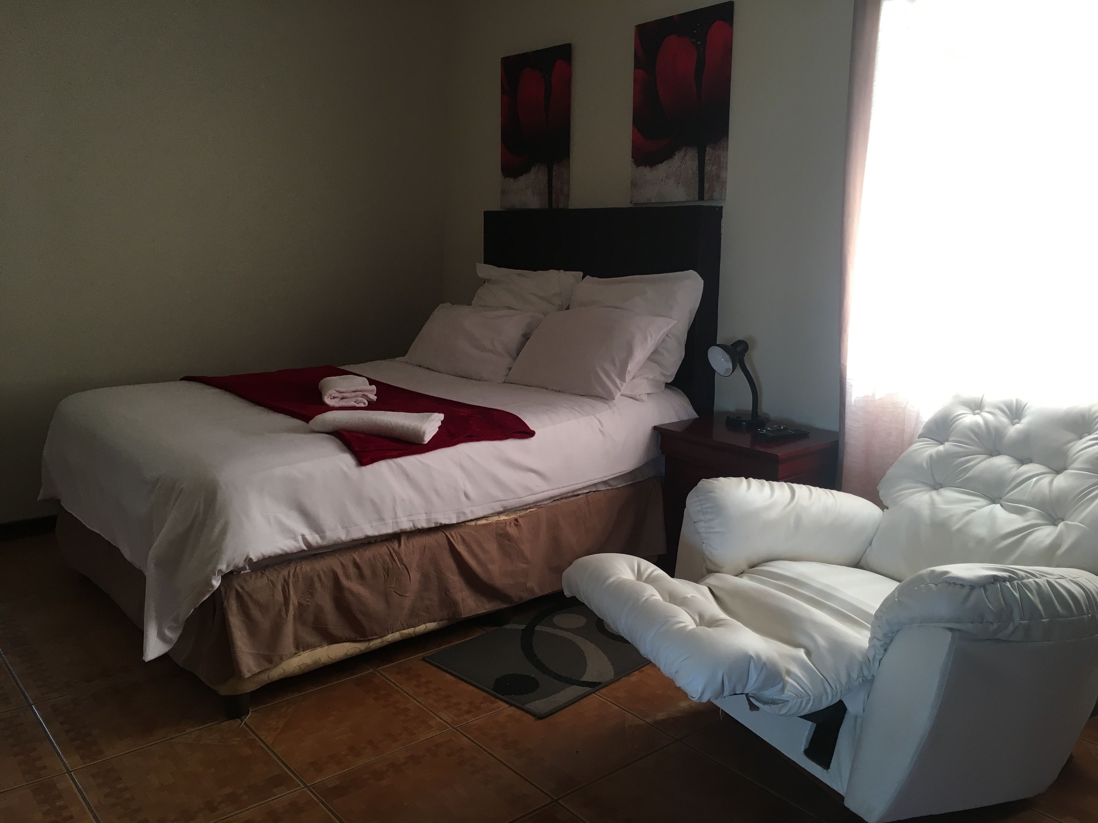 Standard Studio, 1 Queen Bed | Room amenity