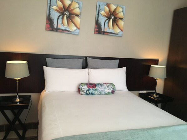 Quarto casal standard, 1 cama de casal | Individualmente decorados, individualmente mobiliados