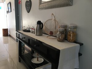 Free daily English breakfast 