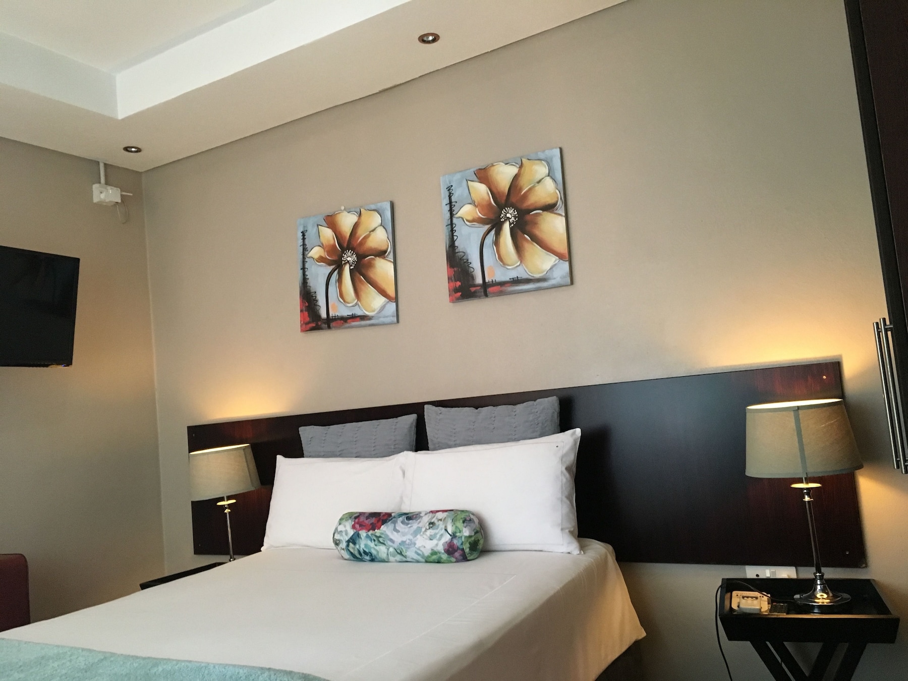 Standard Double Room, 1 Double Bed | Iron/ironing board (on request), WiFi (free), individually decorated