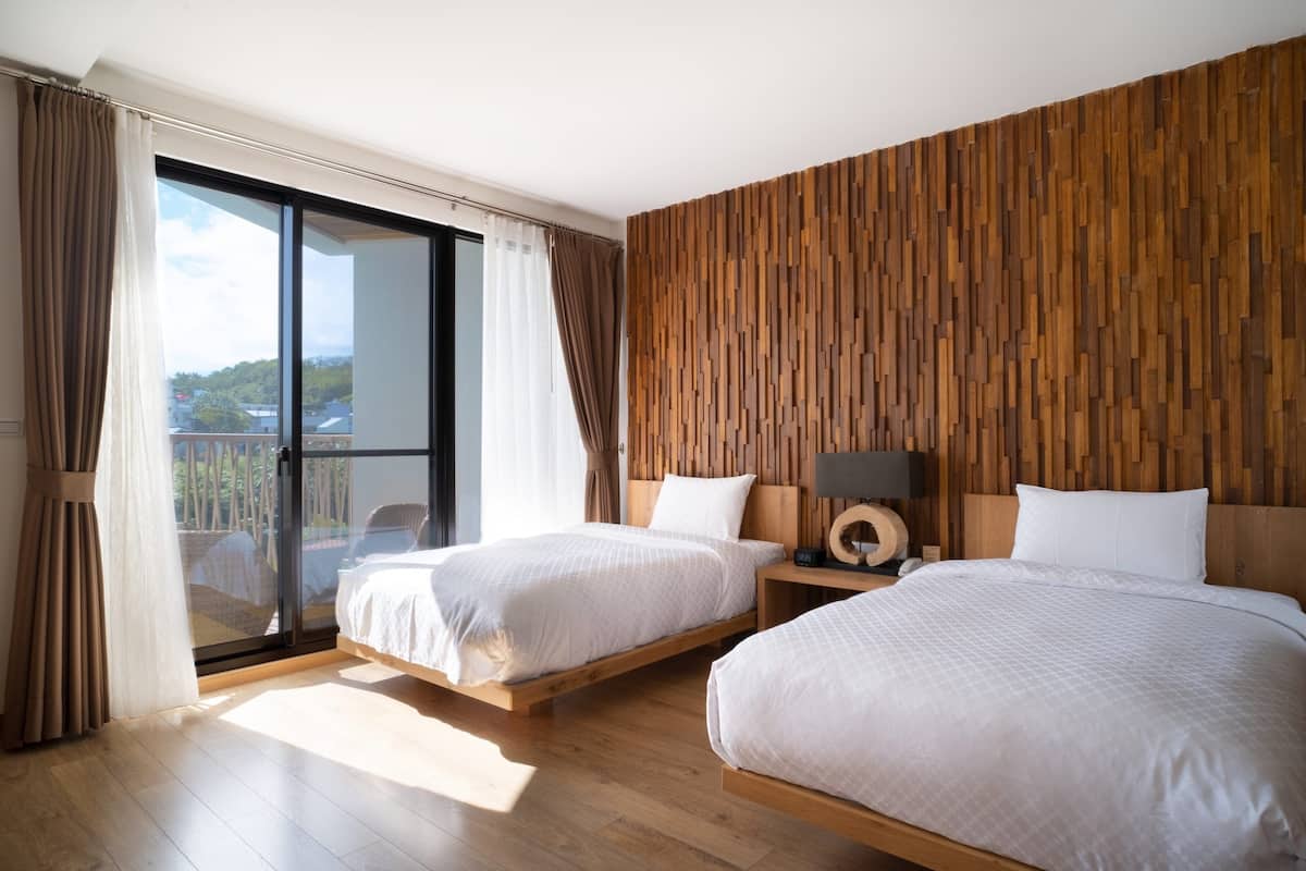 Habitación Deluxe con 2 camas individuales, 1 habitación, vista a la montaña | 1 habitación, ropa de cama de alta calidad y edredón