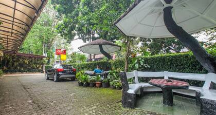 Guest House Near by Kebun Raya Bogor