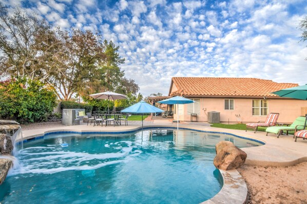 Outdoor pool, a heated pool