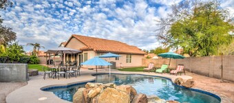 Route 66 Oasis in Downtown Gilbert with Heated Pool and Mini Golf