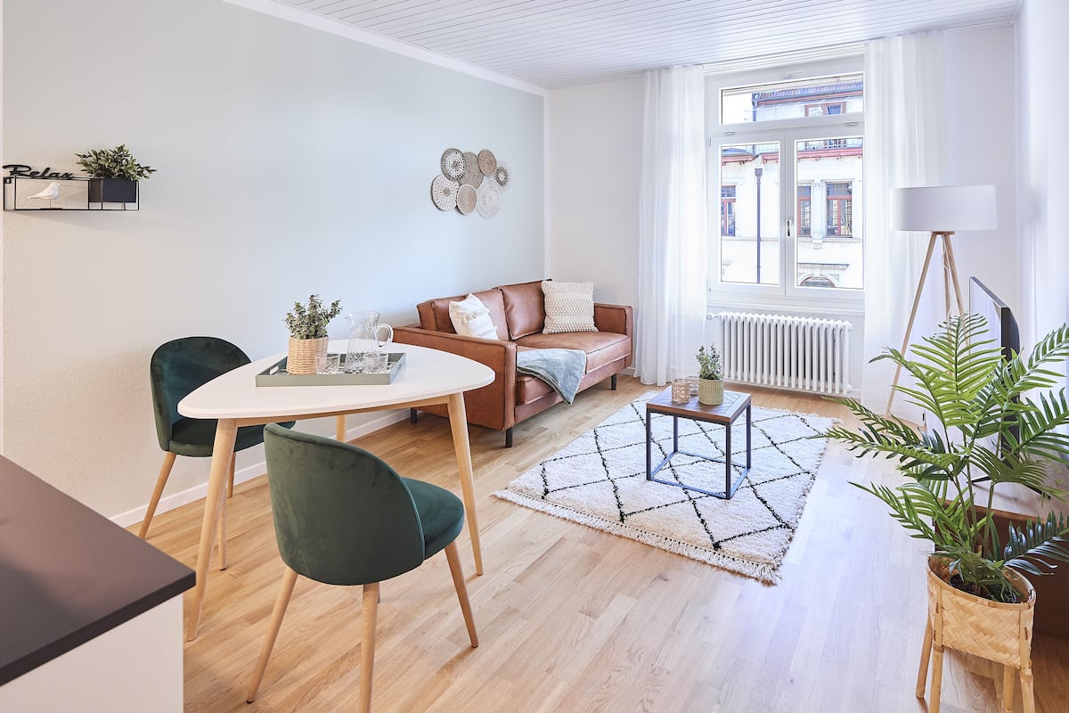 Classic Apartment, 1 Bedroom, Kitchen, City View | Living area | Flat-screen TV
