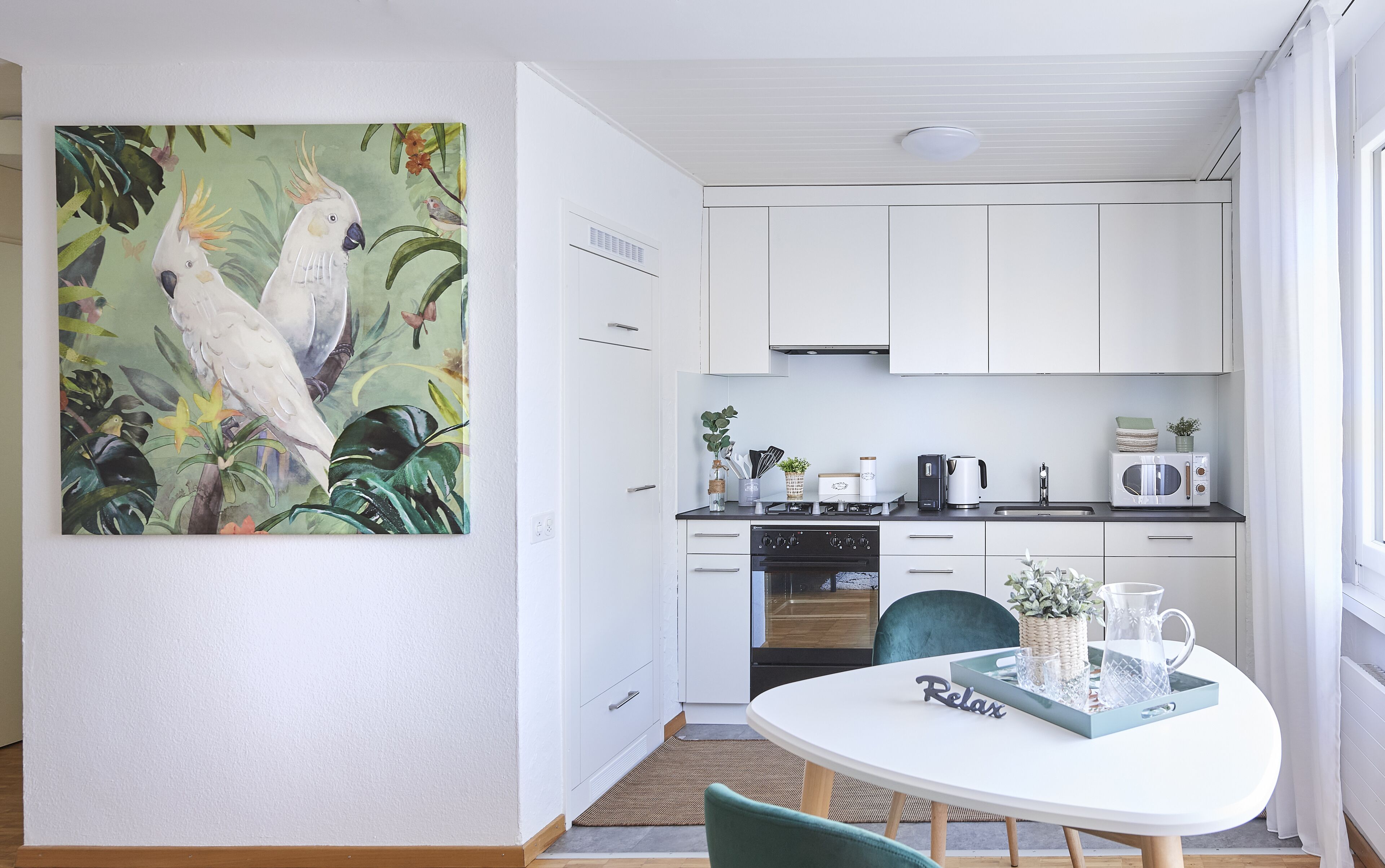 classic apartment, 1 bedroom, kitchen, city view | private kitchen | full-sized fridge, microwave, oven, stovetop