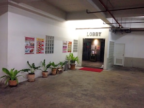 Lake - Lee Place Hotel (Bangkok)